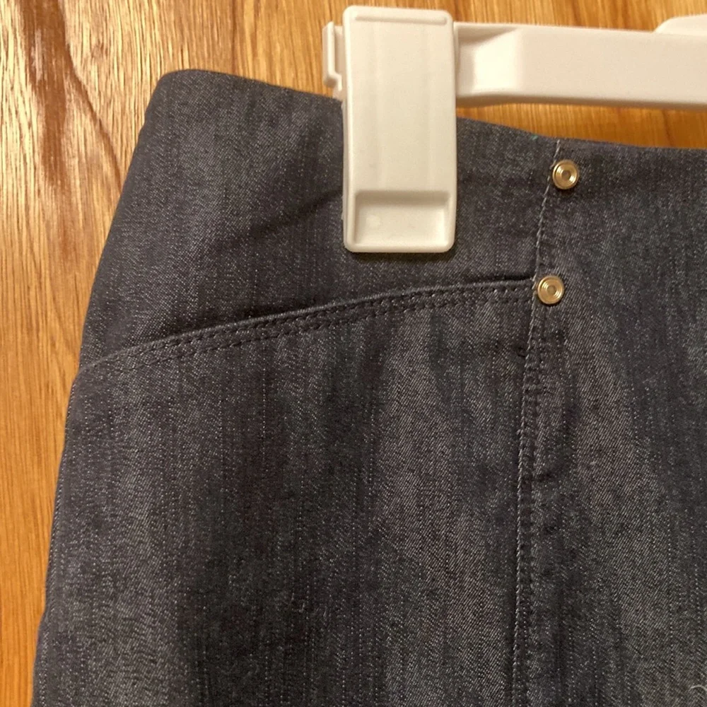 White House Black Market denim pencil skirt - Picture 2 of 7